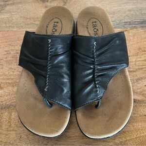 Taos Gift 2 Leather Black  Sandals Size 8